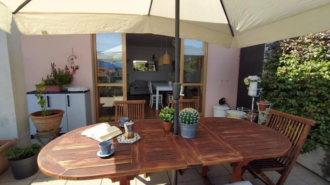 Appartamento La Terrazza Di Dora Menaggio Exterior foto